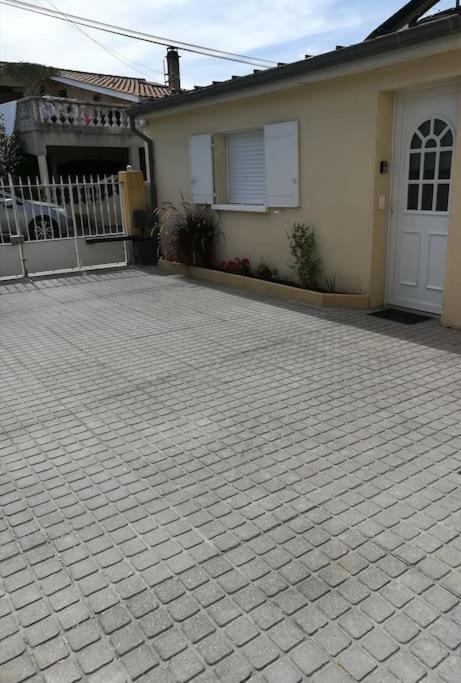פלורק Studio D'Hotes Climatise מראה חיצוני תמונה